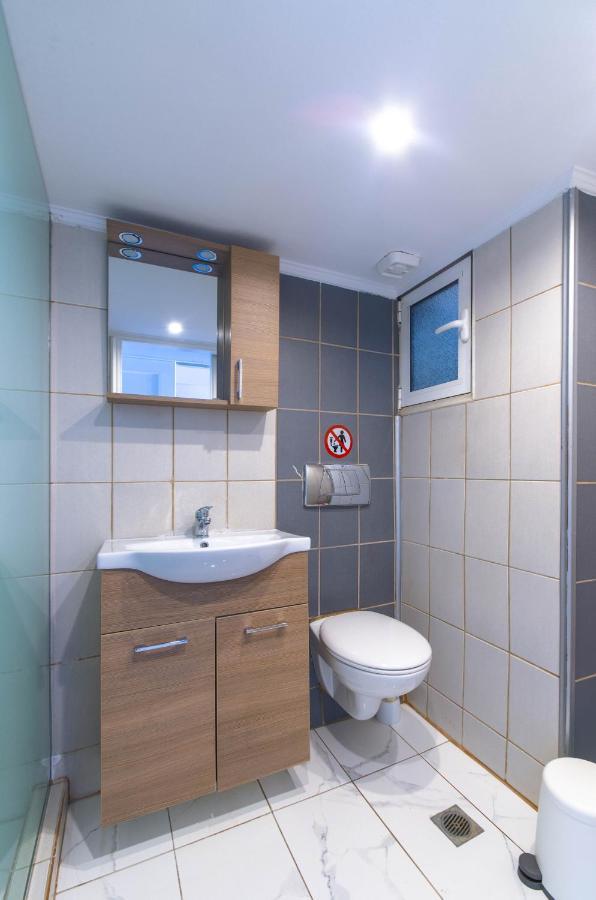 New Renovated 1B Apartment Close To Historic Center เอเธนส์ ภายนอก รูปภาพ